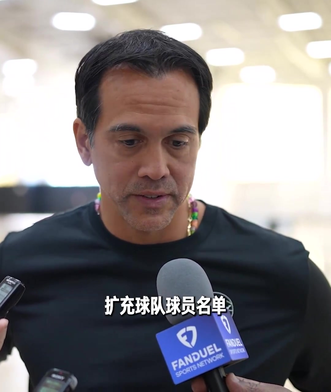 与深夜在线视频网站的战术非常契合！热火教练斯波谈到维金斯/李凯尔